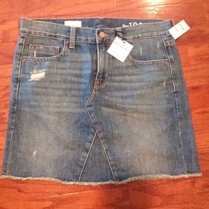 New with tags! Gap destruction denim skirt